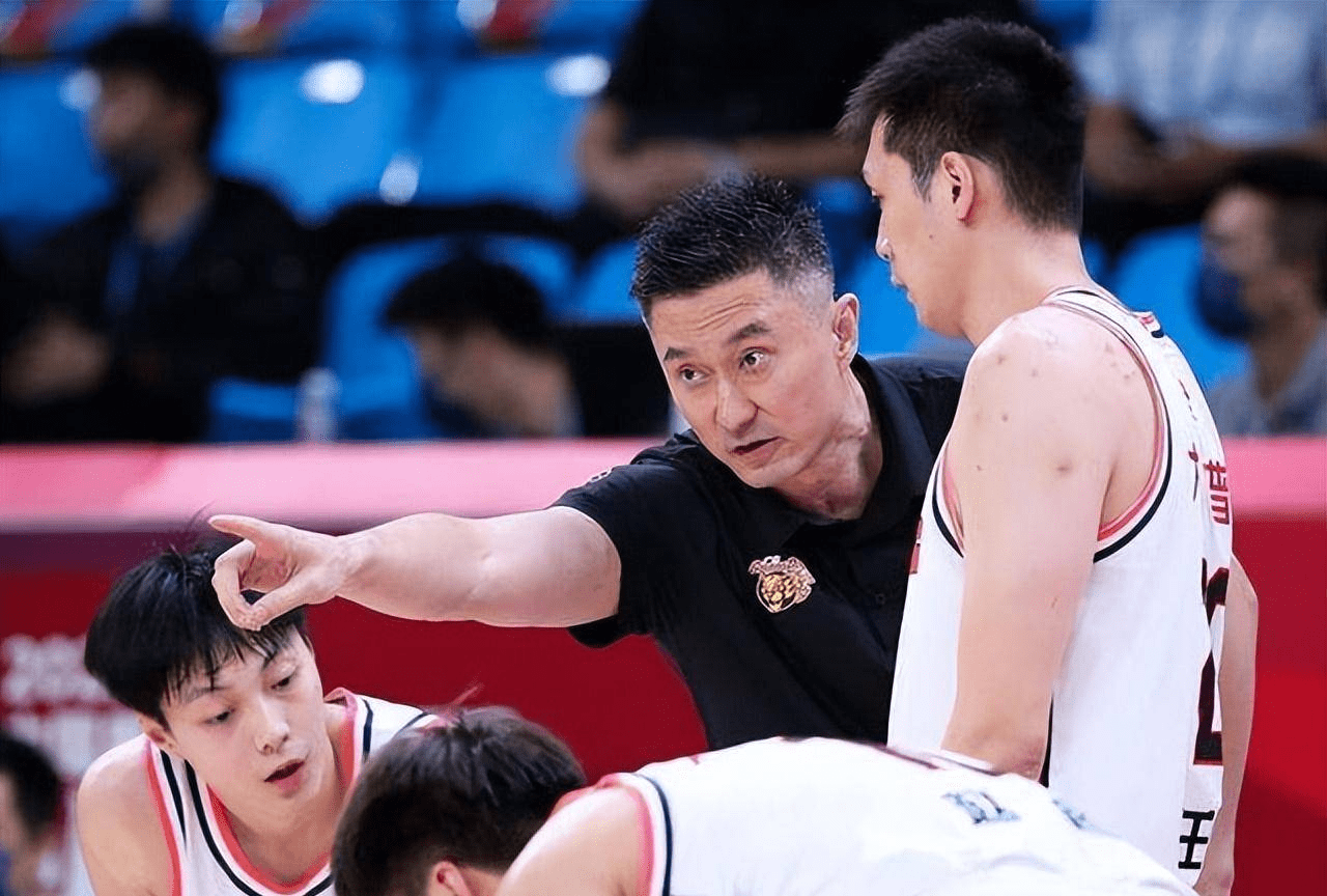 广东宏远队遭遇困境，球员伤情成队内焦点的简单介绍