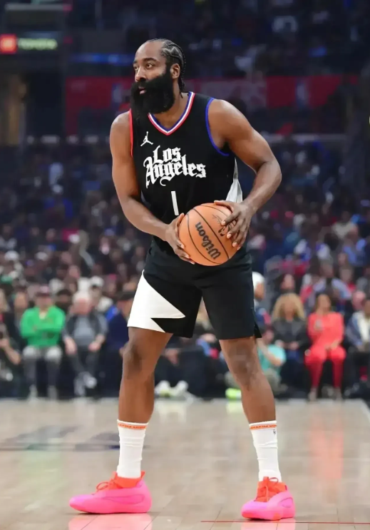 爱奇艺体育在线直播-包含NBA头号球星在美国赛场获得胜利迈向领军地位的词条